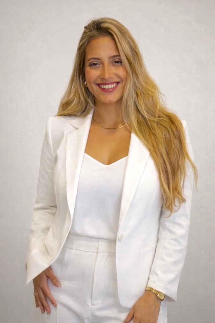 Ananda Martins, Fisioterapeuta especializada em geriatria e atendimento domiciliar